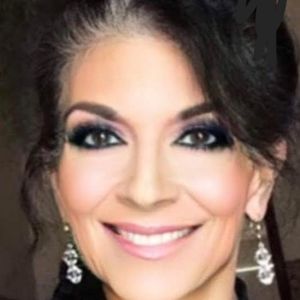 Meet your Posher, Carmela